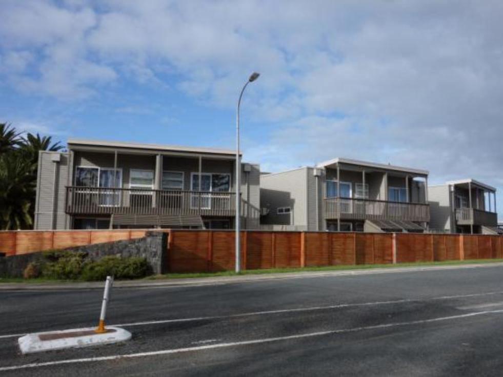 Parakai Springs Lodge Exterior photo