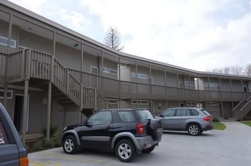 Parakai Springs Lodge Exterior photo